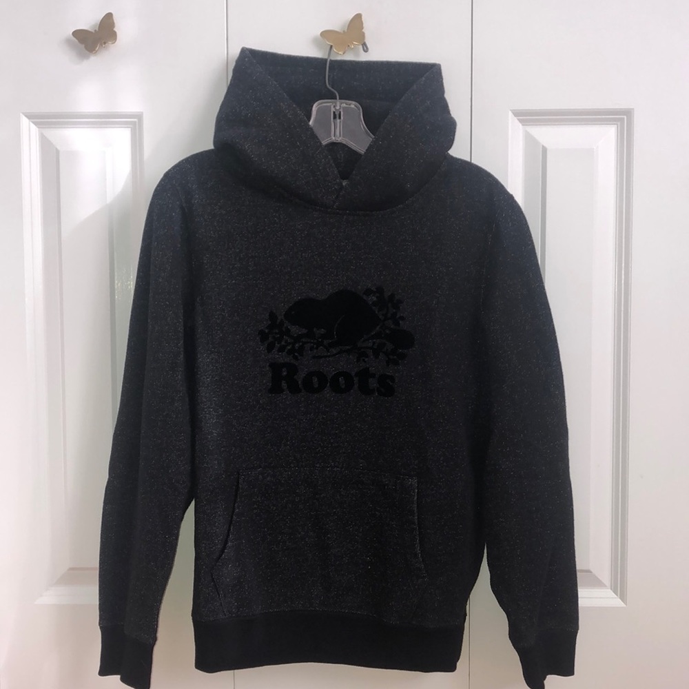 Roots dark grey and black sweatshirt